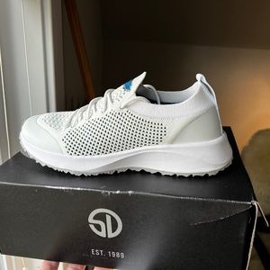 STRAIGHT DOWN GOLF SHOE- woman's